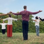 Pratique du qi gong en cours de formation