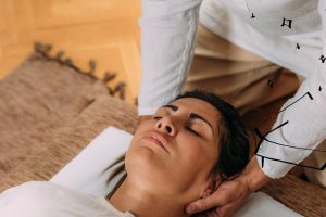 Formation shiatsu à proximité de Toulouse : travail de  détente de la nuque