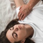 Formation Animateur Do-in. Détendre le bras en massage.